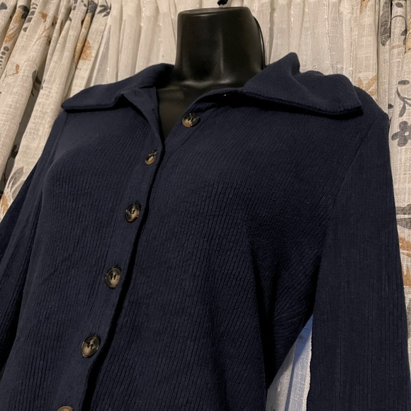 SHEIN Solid Button Front Rib-knit Tee - Picture 3 of 5